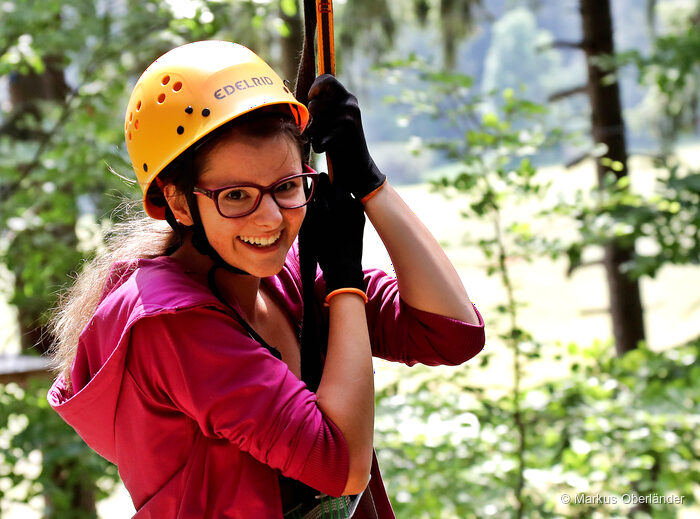 Kletterpark Schöckl in Sankt Radegund bei Graz – Blick in den Hochseilgarten